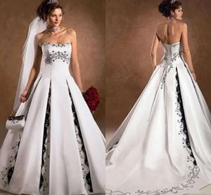 Vintage Design Vit och svart Bröllopsklänningar Strapless Beaded Embriodery Satin Lace-up Coret Country Bridal Gowns Plus Storlek