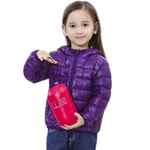 Barn Down Jackor 90% Vit Duck Hooded Kids Winter för Boys Girls Ultra Light Portable Coat 211203