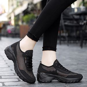 2021 Tasarımcı Koşu Ayakkabıları Kadınlar Için Beyaz Gri Mor Pembe Siyah Moda Erkek Eğitmenler Yüksek Kaliteli Açık Spor Sneakers Boyutu 35-42 ZC