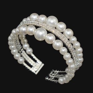 エレガントなトレンディな女性/女の子の銀製のメッキ真珠のラインストーンカフバンブルクリスタルブレスレットバングルジュエリーギフトQ0719