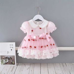 Roupas infantis verão novo vestido de menina bordado malha de morango bebê de manga curta princesa vestido q0716