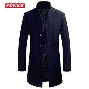 FGKKS Zima Wełniana płaszcz Mężczyźni Grube Ciepłe Solidne Kolor Pojedynczy Platży Plaid Podszewka Długa Kurtka Moda Casual Trench Płaszcz Mężczyzna 211011