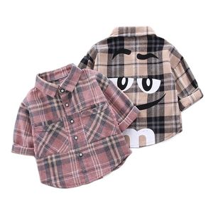 Vår Höstbrev M Boys Långärmad Klassisk Plaid Lapel T-shirts Toppar med Pocket Baby Girls Casual Shirt Söt Kids Kläder 210713