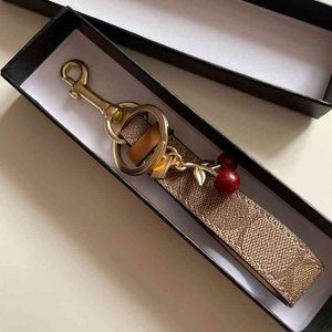 Nyckelringar Lanyards Luxury Keychain Lovely Tiny Cute Cherry Key Ring For Women Charm Bag Holder Ornament Pendant Accessories 2021 Kedjor