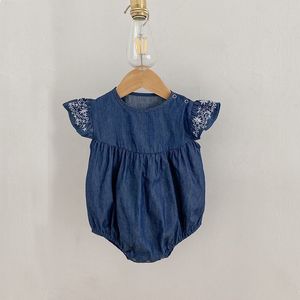 新しいファッション生まれたばかりの赤ちゃん女の子デニムボディスーツ夏のフライスリーブジャンプスーツ刺繍プリンセスオーバーオール衣装服210413