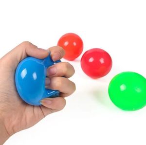 Party present tak klibbig vägg boll leksaker lysande glöd i mörkret squishy anti stress bollar sträckbar mjuk squeeze vuxna barn sn5360