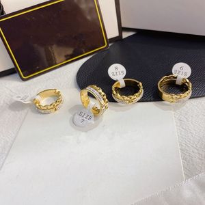 Letra grande europeia e americana Hollow Diamond Ring Lover Bangles Ouro / Prata Cor Aço Inoxidável Anéis