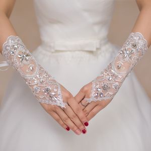 Lüks kısa dantel gelin eldivenleri düğün kristalleri düğün aksesuarları parmaksız dirsek uzunluğunda