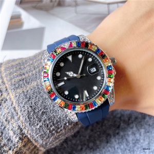 Designer Män Klockor Silver Diamond Lady Watch Quartz Casual Clock Flera Styles Gummi Strap 41mm