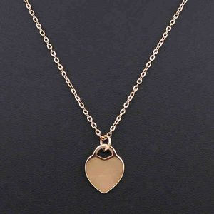 Fashion Luxury Brand Love Necklace Women Paragraph Clavicle Necklace Gold Peach Heart Pendant Necklace Fine Jewelry Y220221