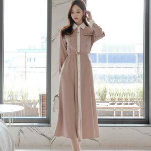 秋の女性のドレス韓国のシックなファッションのシングルブレストのシャツのレディースエレガントなESベルトの服210529