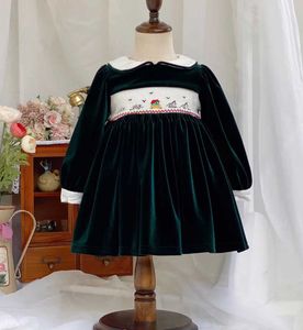 Toddler Girls Smock Dress Children Vintage Embroidered Vestidos infant Designer Dresses Smocking Baby Clothes Girl Velvet Skirt 210615