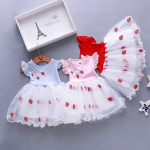 Dorywczo Summer Sukienka Dla Baby Girl Clothing Cute Truskawka Haftowane Księżniczki Dziewczyny Sukienka Maluch Dzieci Urodziny Party Vestidos Q0716