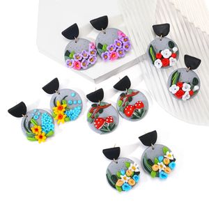 Schöne Swwet Blumen-Ohrringe aus Polymer-Ton für Damen, einzigartiges Design, Statement-Ohrringe aus geometrischem Ton