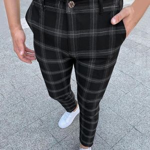 Pantaloni da uomo 2021 autunno inverno Inghilterra scozzese da lavoro spesso elasticizzato da uomo moda d'affari pantaloni casual grigi slim fit pantaloni di marca maschile