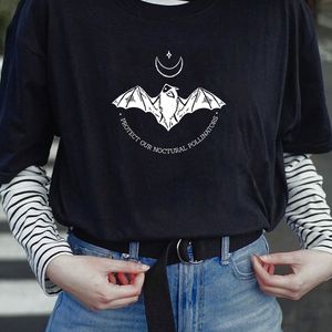 Goth Star Moon Bat Tryckt T-shirt Stilig Harajuku Skydda våra Nocturnala Pollinators Eco Graphic T Shirts Edgy Vintage Tee Toppar 210518