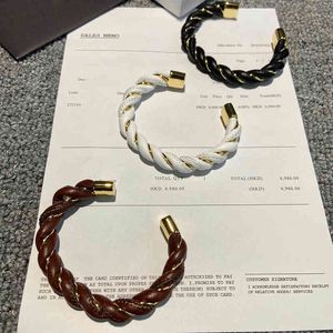 2021 Top ing Brand Luxury Jewelry High Fashion Collision Genuine Leather And Metal Twist Bracelet Bangle For Women Gift