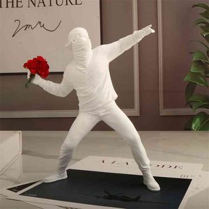 Resin Statues Sculptures Banksy Flower Thrower Statue Bomber Home Decoration Accessories Modern Ornaments Figurine Collectible 210827