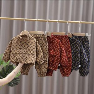 2021 New Infants Baby Kids Boy Abiti in due pezzi Moda Casual Tuta Pullover Giacca Cappotto Top + Tasca laterale grande Pantaloni Abbigliamento sportivo per bambini Set 95% cotone