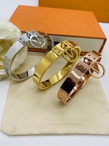 2021 de alta calidad de calidad de lujo moda amor brazalete popular joyería rosa oro astilla plateado pulsera o accesorios de mujer chris regalos al por mayor precio