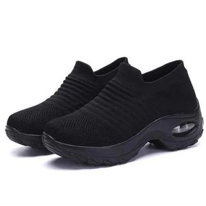 2022 large size women's shoes air cushion flying knitting sneakers over-toe shos fashion casual socks shoe WM2068