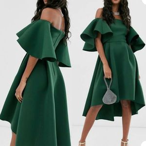 シンプルなサテングリーンイブニングドレスオフ肩の半袖パーティーガウンレッドカーペットファッションプロム形式の毎日の服装