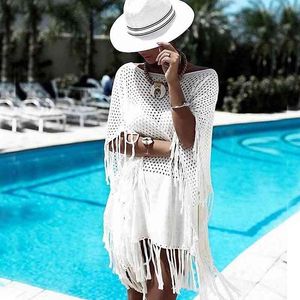 Fringed Summer Women Beach Wear Swim Siatek Cover Up Sukienka Seksowna Biała Szydełka Tunika Bikini Wrap Pokrywa Sarongs # Q483 210420