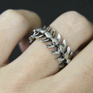 Retro Beliebte Kreative Rock Hip Hop Ringe Mode Einfache Fisch Knochen Männer Frauen Universal Ring Drachen Knochen Geschenk Schmuck Großhandel g1125