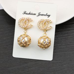 4 Estilos Banhado a Ouro 18K Marca de Luxo Designers Stud Geométrico Mulheres Famosas Longo Brinco de Cristal Strass Pérola Brinco Noiva Festa de Casamento Jóias