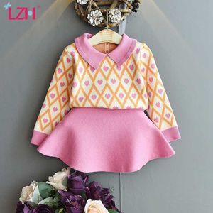 LZH 2021 Autumn Winter Love Pattern Pullover Bottoming Shirt+ Knitted Skirt 2Pcs Suit Fashion Kid Set Girls Clothes 2 To 6 Years X0902
