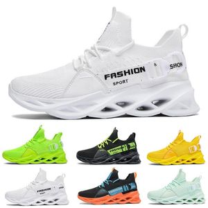 Andningsbara mode mens kvinnor löparskor t9 trippel svart vit grön sko utomhus män kvinnor designer sneakers sport tränare storlek sneaker