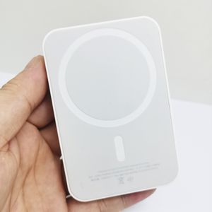 Wholesale Battery Pack with MagSafe 5000mAh Capacity Power Banks Official Retail Box Wireless Charger Powerbank for iPhone 13 12 Pro Max Mini