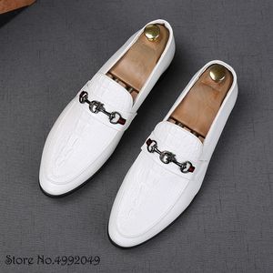 Designer Gentleman Scarpe a punta Modello in coccodrillo Pelle Oxford Appartamenti Moda Scarpe casual Uomo Fascino Abito da sposa Calzature da ballo