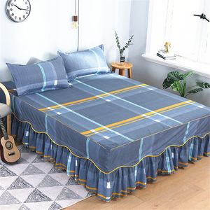 3pcs/set Bedding 1 Bed Sheet + 2 Pillowcase Fashion Autumn Winter Bedding Non-slip Bed Skirt Fitted Mattress Bedroom F0008 210420