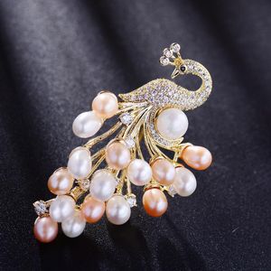 Pins, broscher mode elegant fågel påfågel lyx naturlig sötvattenspärla för kvinnor bröllop bankett smycken högkvalitativa metallpinnar