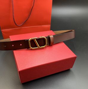 Luxurys Digners Belt läder för kvinnors modebälten högkvalitativ guld slät spänne klassisk stil kvinnor vackra 8 färger