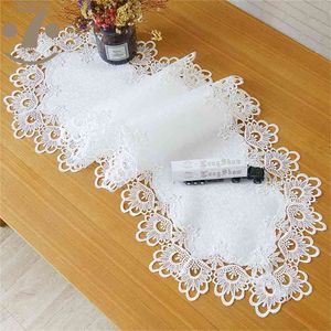 Home Decorative Dining Banquet White Colour 100% Polyester Jacquard Fabric TV Stand Cabinet Cover Embroidered Lace Table Runner 210709