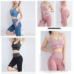 Women Fitness Tracksuits Two Piece Tights Yoga Suit Sexy Peach Hip Sports Capris Sponge Bra Running Gym Clothing Four Seasons