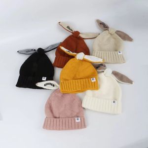 Cappello carino per bambini con orecchie Berretto caldo per bambini Cappelli con teschio lavorato a maglia per bambini Autunno Inverno 2021 Berretti per ragazze all'aperto