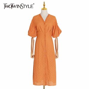 Summer Vintage Solid Women Dress V Neck Sfuck Maniche High Waist Hollow Out Midi Dresses Female Fashion 210520