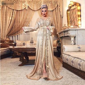 Guld A-Line Långärmade Formella Klänningar V Neck Lace Beaded Front Slit Nigeria Marockansk Caftan Abendkleider Muslim Evening Party Gowns