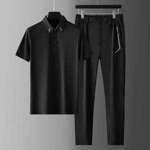 Minglu Set da uomo estivi morbidi e setosi (t-shirt + pantaloni) Set da uomo casual di colore solido di lusso a maniche corte Sport Set da uomo slim fit X0909