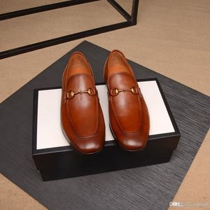 A1 Erkekler PU Deri Moda Ayakkabı Düşük Topuk Elbise Ayakkabı Brogue Ayakkabı Bahar Ayak Bileği Çizmeler Vintage Klasik Erkek Casual 33