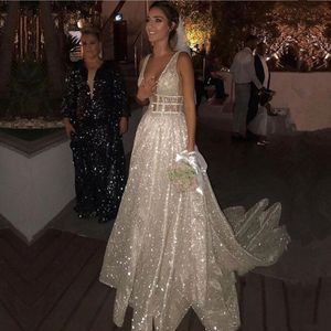 Sexy Deep V-Neck Cekiny Suknia Ślubna 2021 Glitter Bez Rękawów Linia Białe suknie ślubne z długim pociągiem Vestido De Novia Bride Sukienki