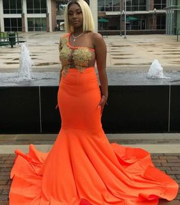 Pretty Prom Dresses Aso Ebi Syrenka Jedno ramię Tassel Aplikacja Satin Sweep Pociąg Plus Size Kobiety 2021 Party Suknie wieczorowe