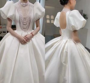 Elbiseler Vintage Ballgown Düğün 2022 Gelin Elbise İncileri Boncuklu Yüksek Boyun Saten Seksi İçi Boş Süpürme Tren Kısa Kollu Tül Plus Boyut Özel Yapımı Vestido De