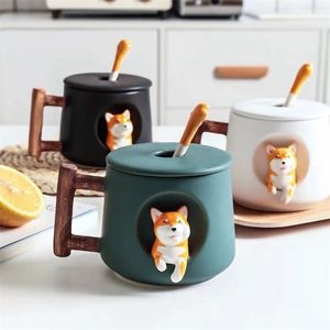 Kawaii Cute Shiba Inu Keramiska rånar Set, Personliga Nordic Muggar Kaffekoppar Keramisk resa med lock och sked, julklappsidéer 210804