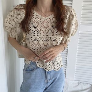 Crochet Puff Sleeve Hook Flowers Sweet Sexy Thin Vintage Summer Gentle Hollow Out Knitted Tops Blouses 2 Colors 210421