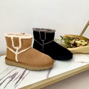 Designer Classic Winter Snow Ankel Boots Australia Wool All-In-One Platform Womens Mini Short Boot Tops Kvalitet Enkel och mångsidig fluffig