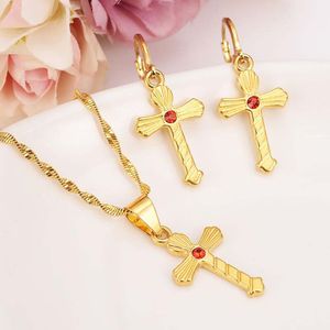 African Hängsmycke Halsband Smycken Satser Solid 18K Gold Fine Crystal Cross Redzircon Chain Kids Party Dubai Arab Gift